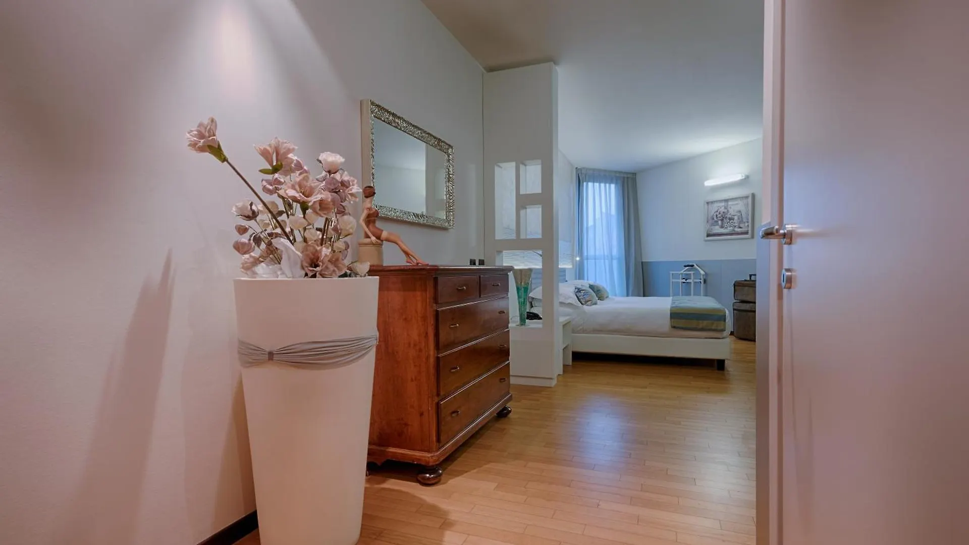 Continental Urban Art Hotel Zola Predosa Italy