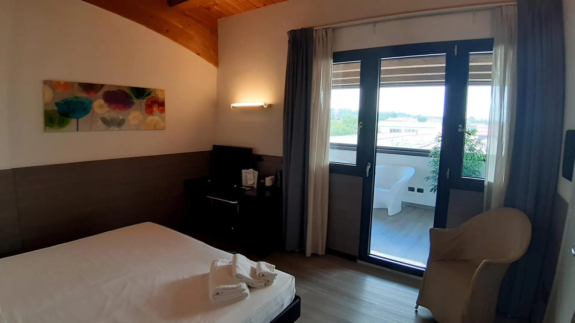 Continental Urban Art Hotel Zola Predosa Italië