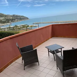 Baia Dei Gabbiani , San Lorenzo al Mare Italien