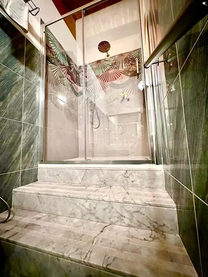 Continental Urban Art Hotel 졸라프레도사