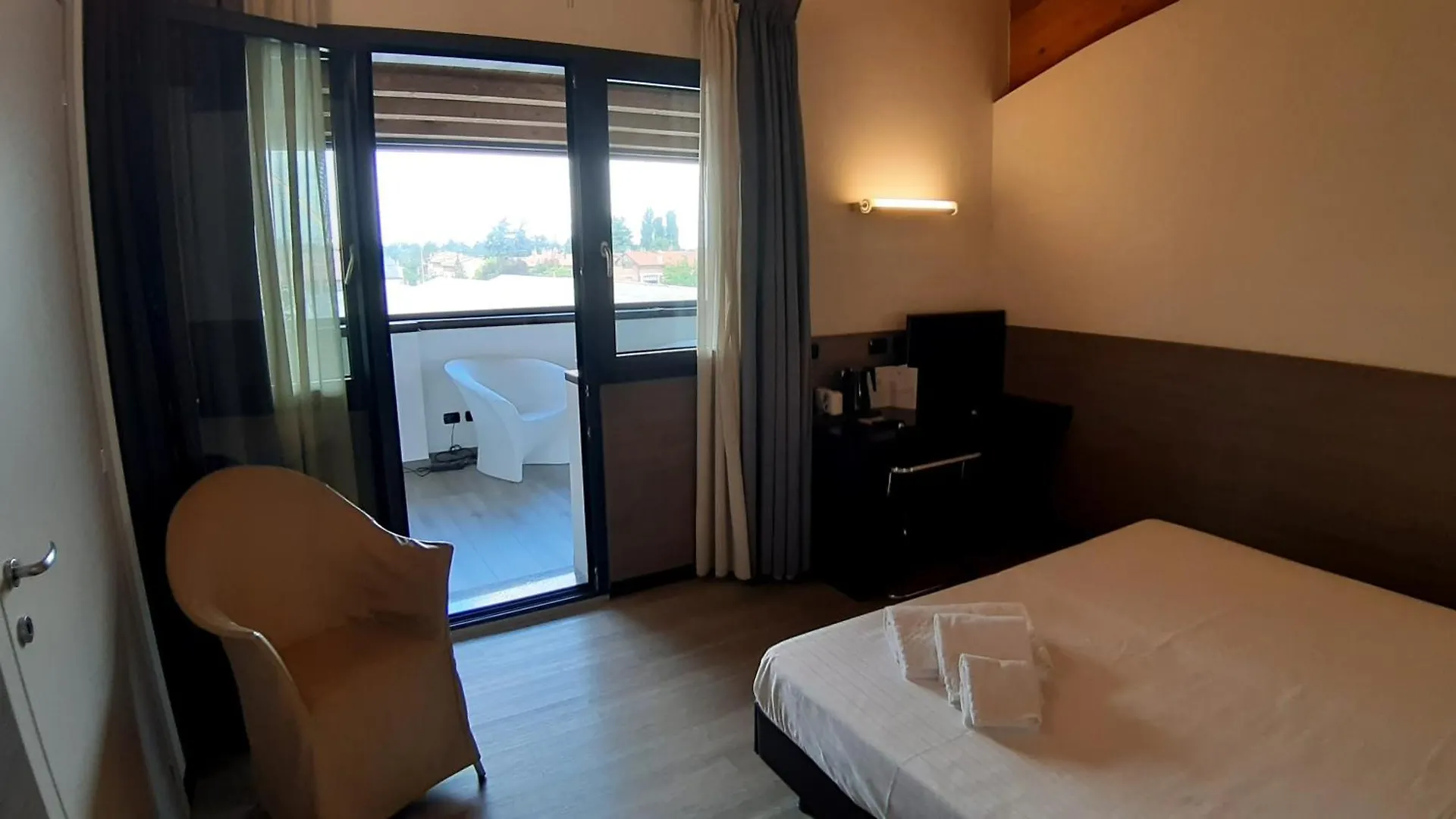 Continental Urban Art Hotel Zola Predosa