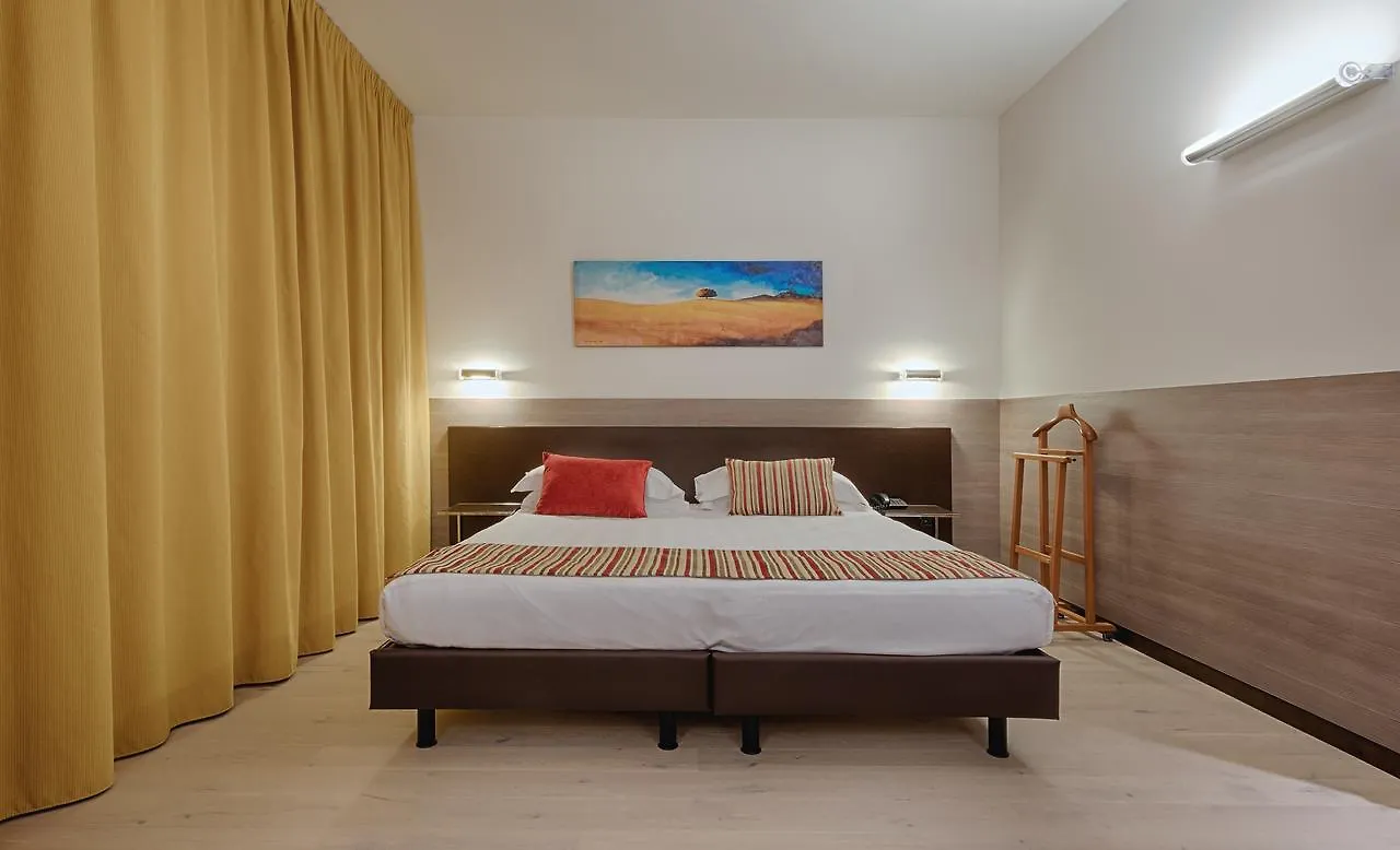 Continental Urban Art Hotel 졸라프레도사