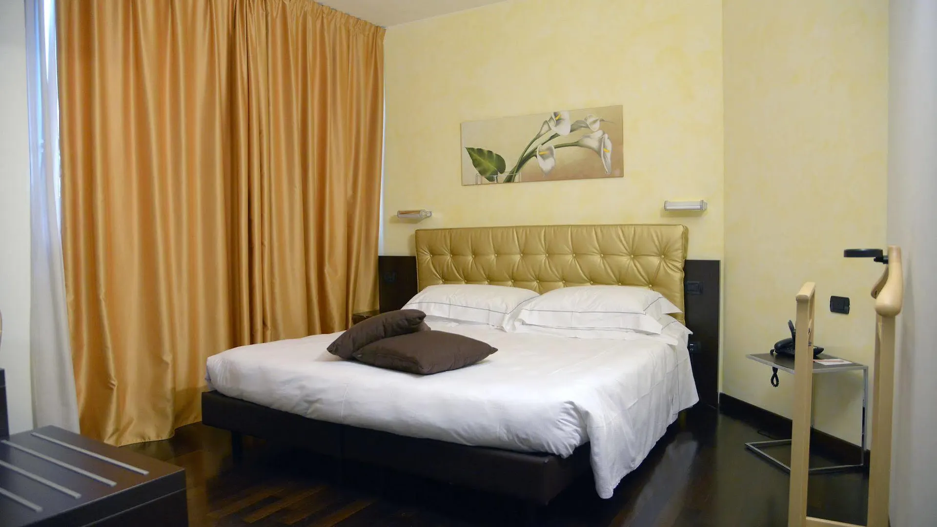 Continental Urban Art Hotel 졸라프레도사